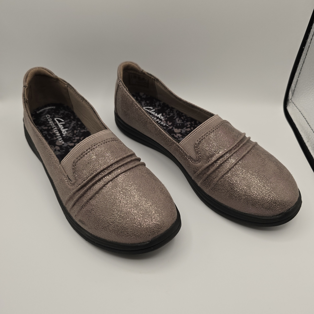 Clarks Cloudsteppers Breeze Sol Slip-On Womens Loafers Taupe Metallic Size 5M - Picture 2 of 14